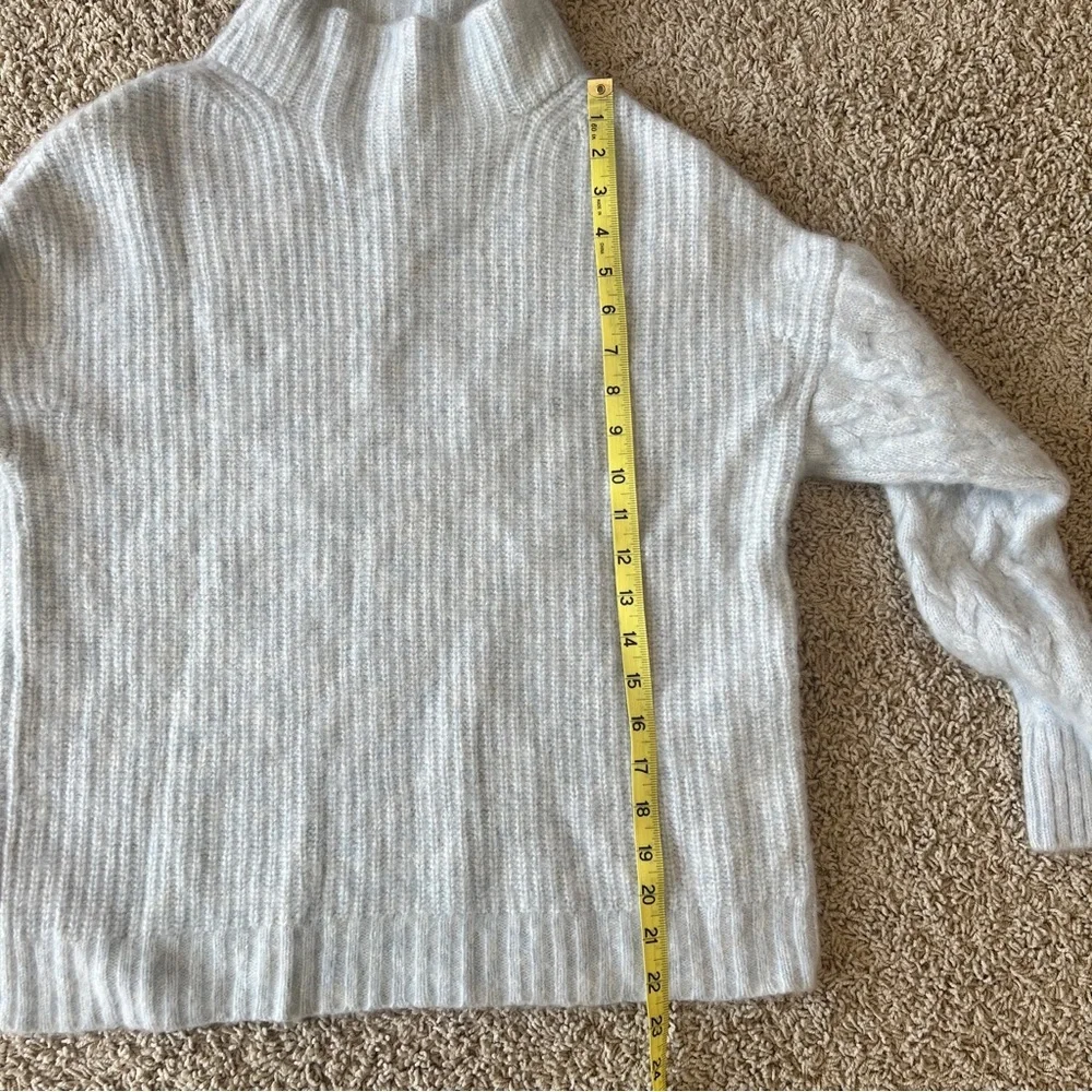 Nordstrom Signature Cashmere and Silk Sweater Size Medium Light Blue N7